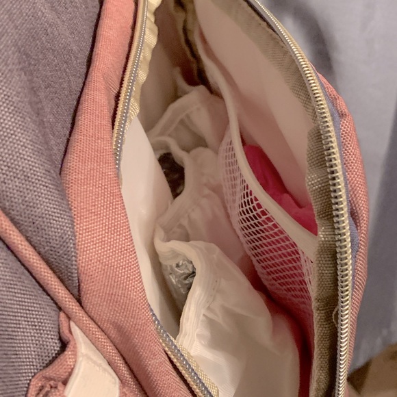 Great bag with beautiful details - Picture 3 of 8